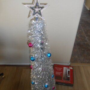 4 FOOT SILVER TINSEL CHRISTMAS TREE w/ STAND & GLITTER ORNAMENTS STAR TOPPER 🎄